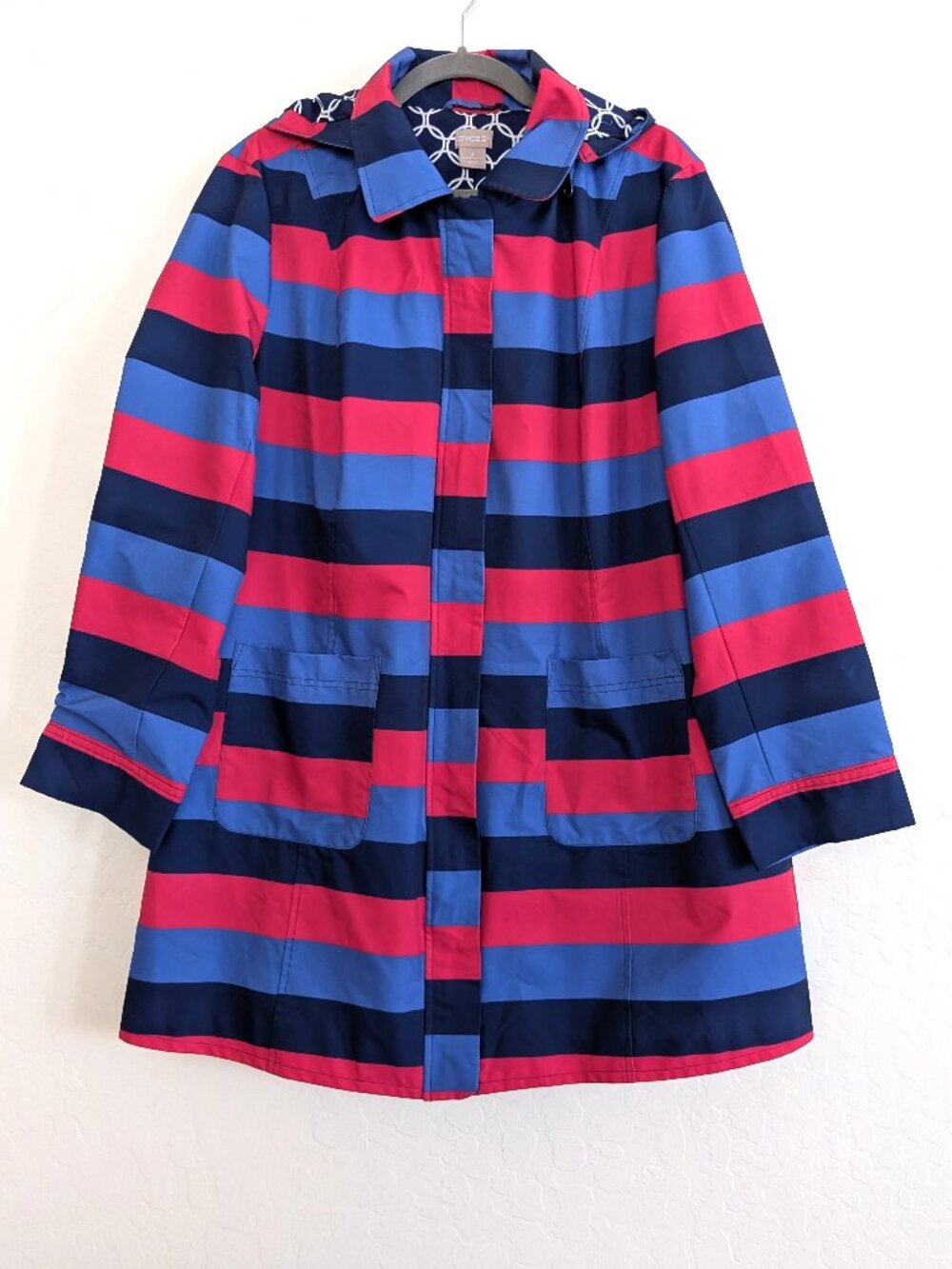 CHICOS Raincoat Women's 3 Striped Pink Navy Blue Removable Hood Pockets Jacket